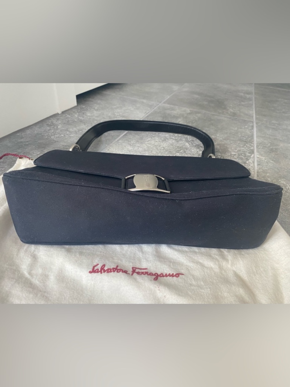 Salvatore Ferragamo Medium canvas Shoulder Bag And Wallet Set Black pre owned - Picture 3 of 17